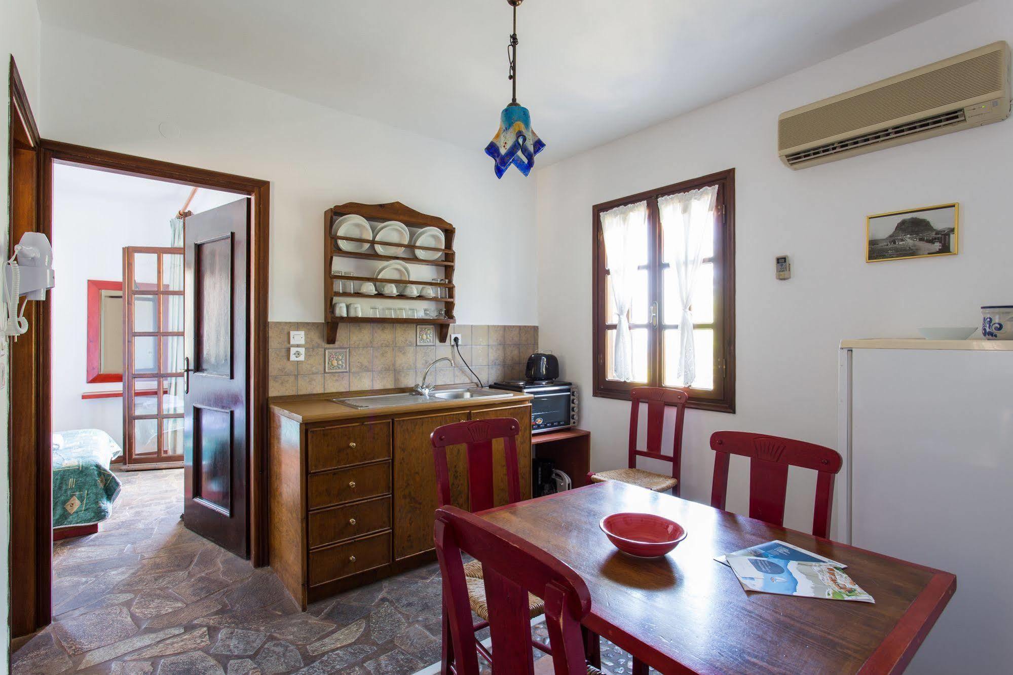 Monemvasia Village Экстерьер фото
